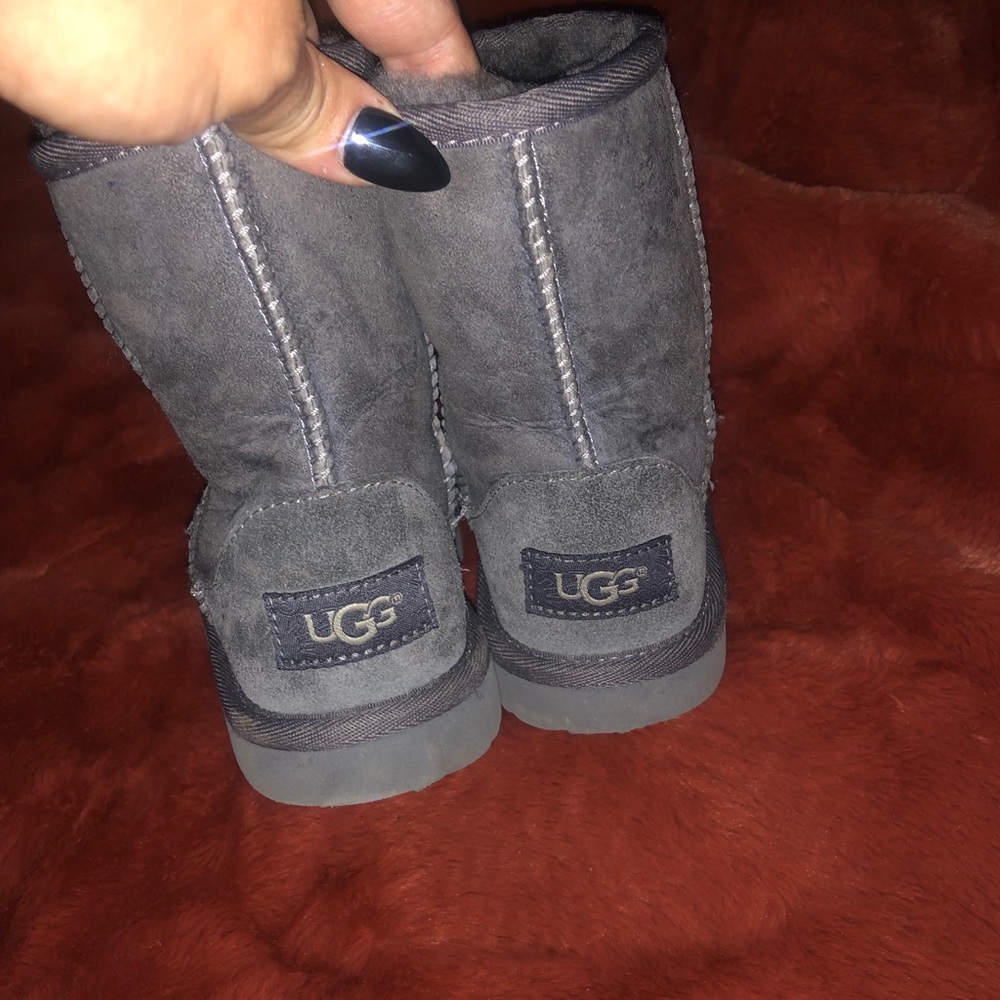 Little girl gray UGGS size 11